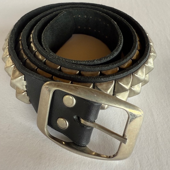Black Leather Silver Pyramid Stud Belt - Picture 1 of 4